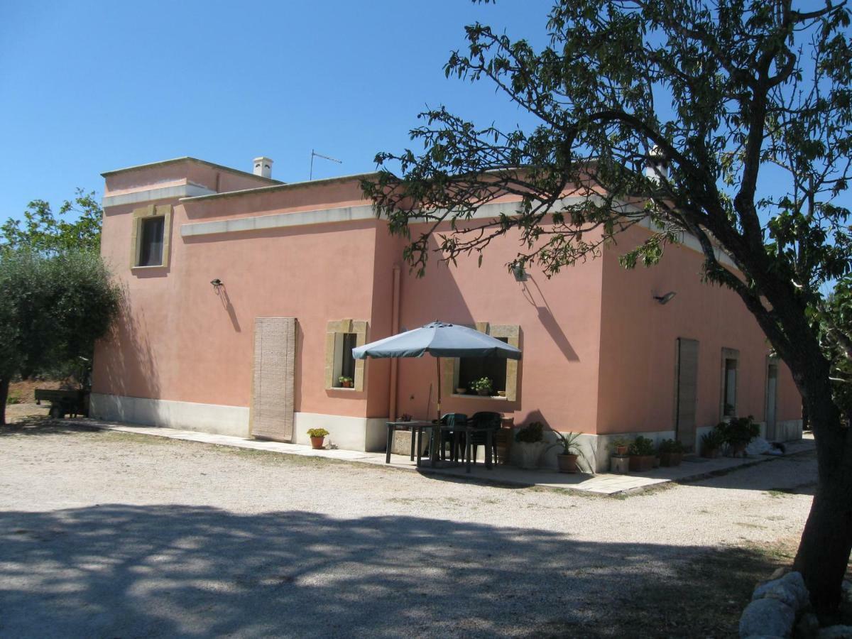 Villa Rita Bed & Breakfast Campi Salentina Exterior foto